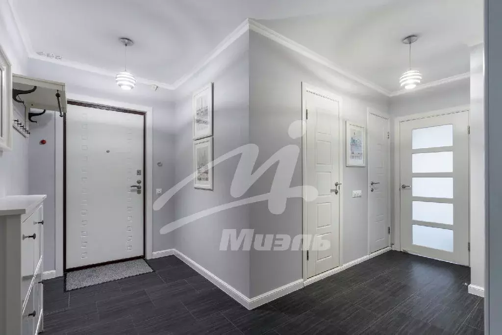 Продается 2-комнатная квартира - Фото 1