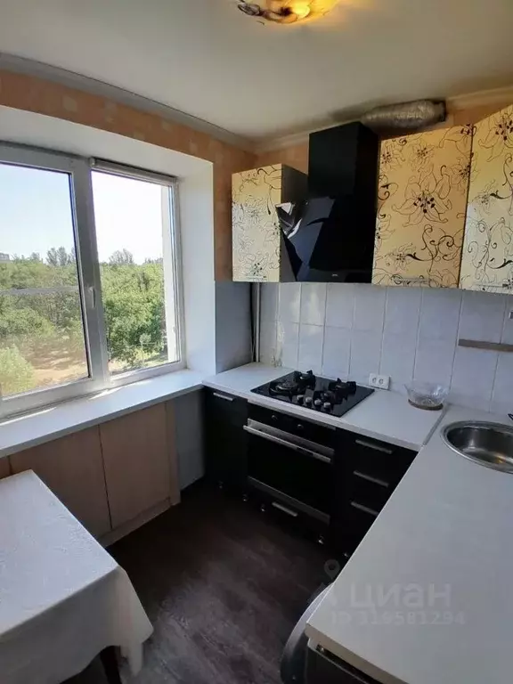 2-к кв. Ростовская область, Волгодонск ул. Максима Горького, 77 (42.7 ... - Фото 0