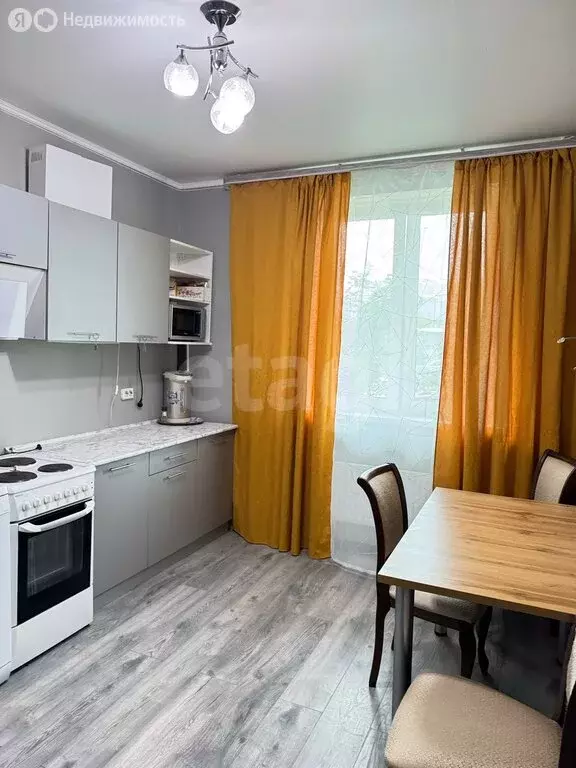 1-комнатная квартира: Тюмень, улица Дмитрия Менделеева, 2 (36 м) - Фото 0