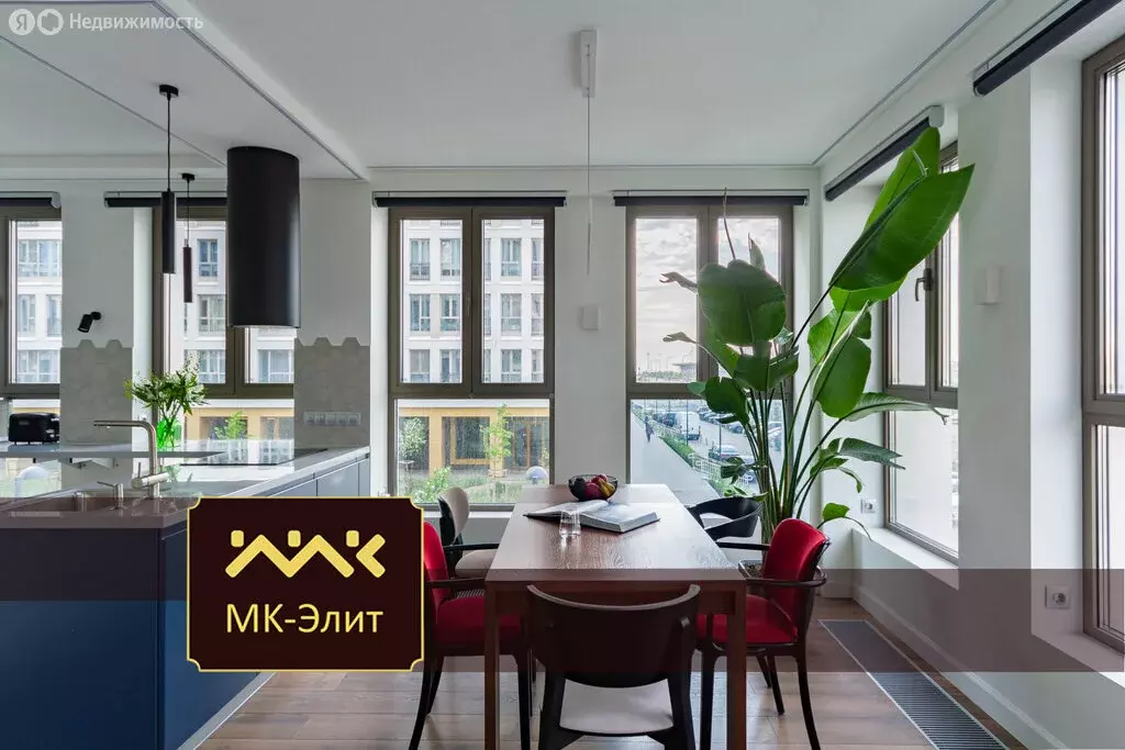 3-комнатная квартира: Санкт-Петербург, улица Челюскина, 2 (74.8 м) - Фото 0