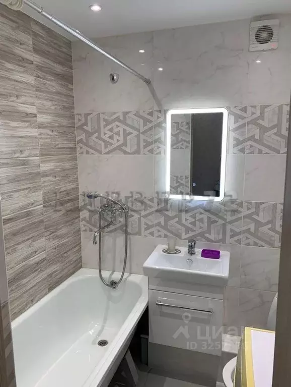 1-к кв. Свердловская область, Екатеринбург ул. Заводская, 47к3 (32.0 ... - Фото 1