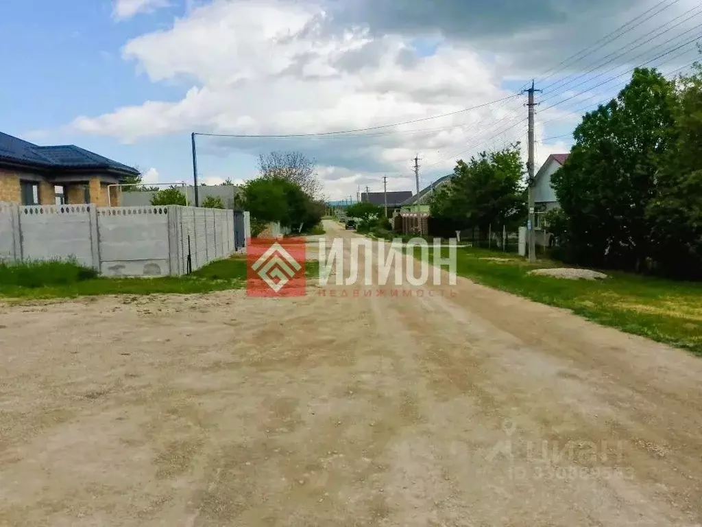 Участок в Крым, Белогорск ул. Арзу (8.0 сот.) - Фото 2