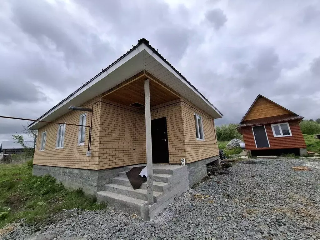 Дом в Свердловская область, Дегтярск ул. Серова, 25 (80 м) - Фото 0