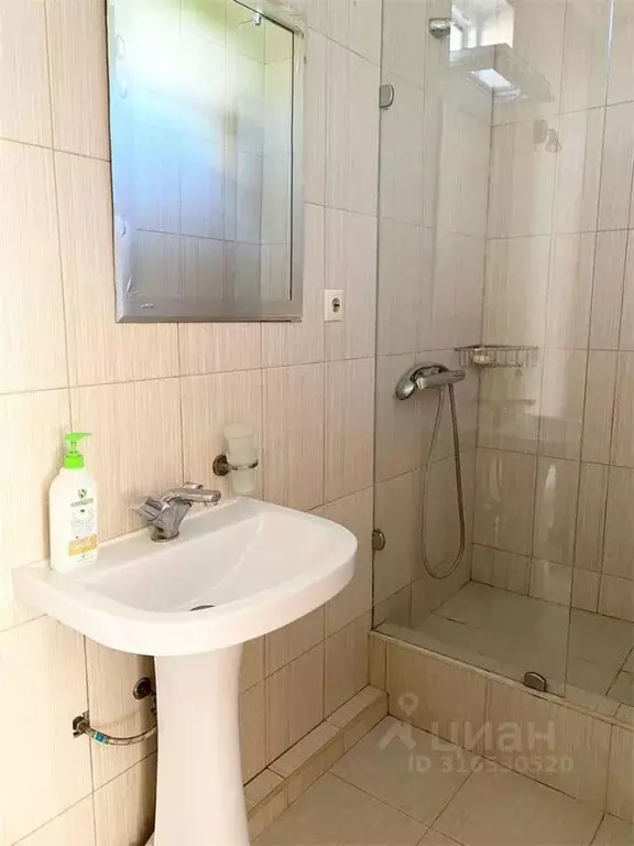 Комната Краснодарский край, Геленджик Степная ул., 42 (18.0 м) - Фото 1