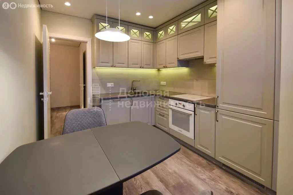 3-комнатная квартира: Великий Новгород, Западный район, проспект Мира, ... - Фото 2