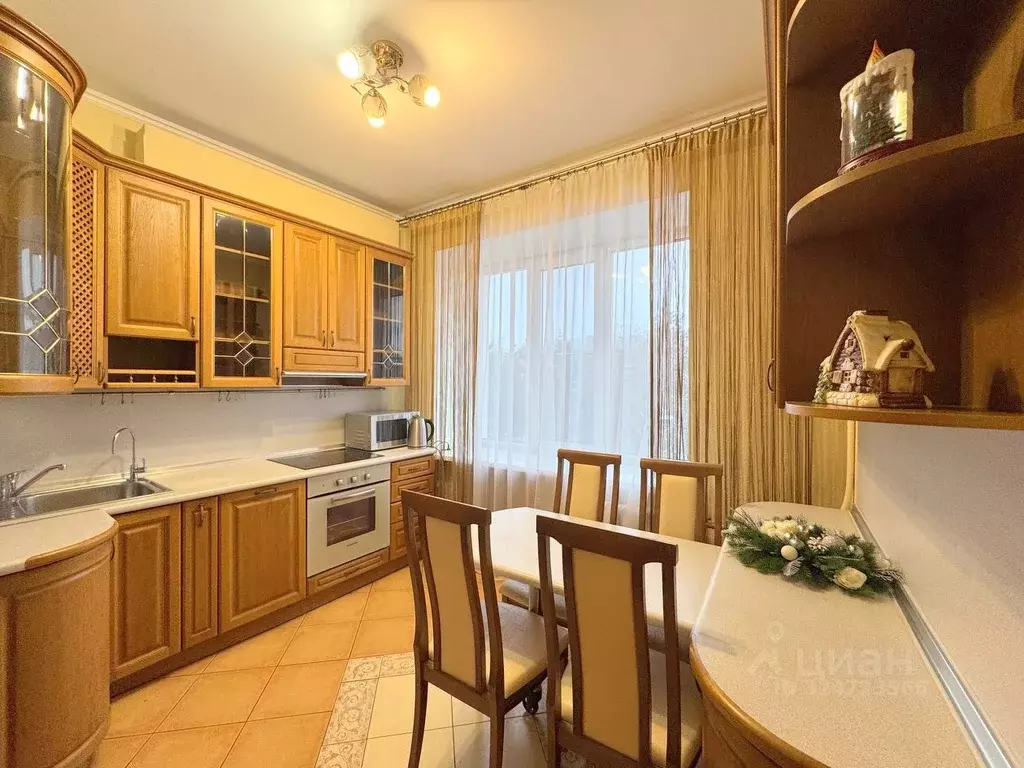 3-к кв. Омская область, Омск ул. Красина, 4 (78.0 м) - Фото 1