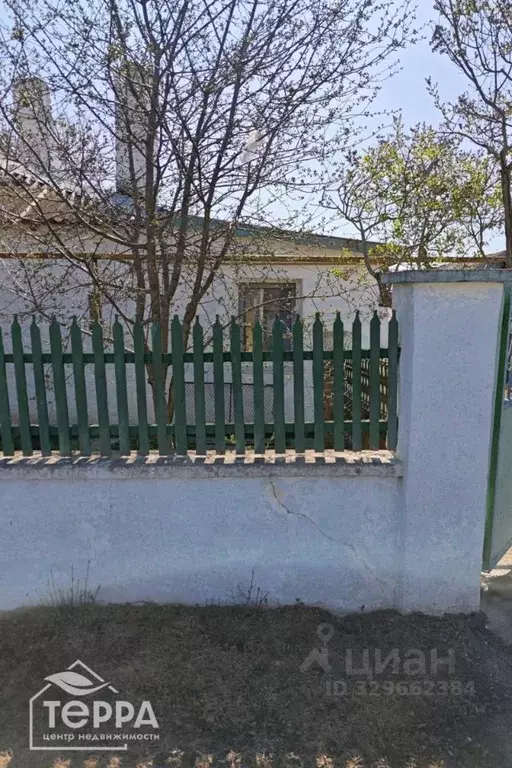 Дом в Крым, Сакский район, с. Вересаево ул. Мира, 4 (80 м) - Фото 1