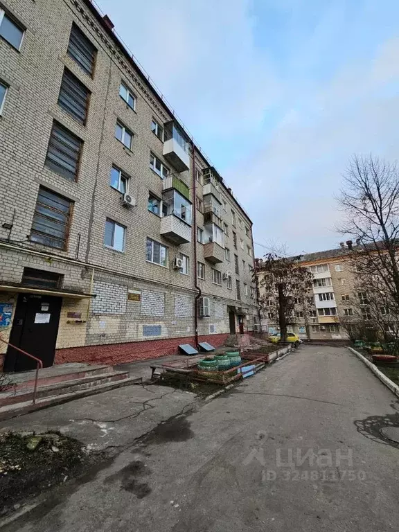 3-к кв. Брянская область, Брянск просп. Ленина, 12 (56.2 м) - Фото 1