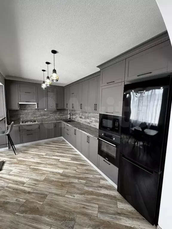 1-к. квартира, 61 м, 3/3 эт. - Фото 1