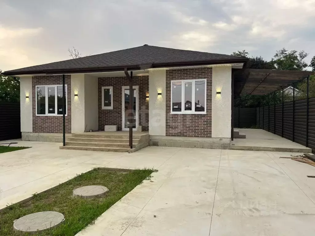 Дом в Адыгея, Майкоп Дружба ДНТ, ул. Дорожная (130 м) - Фото 1