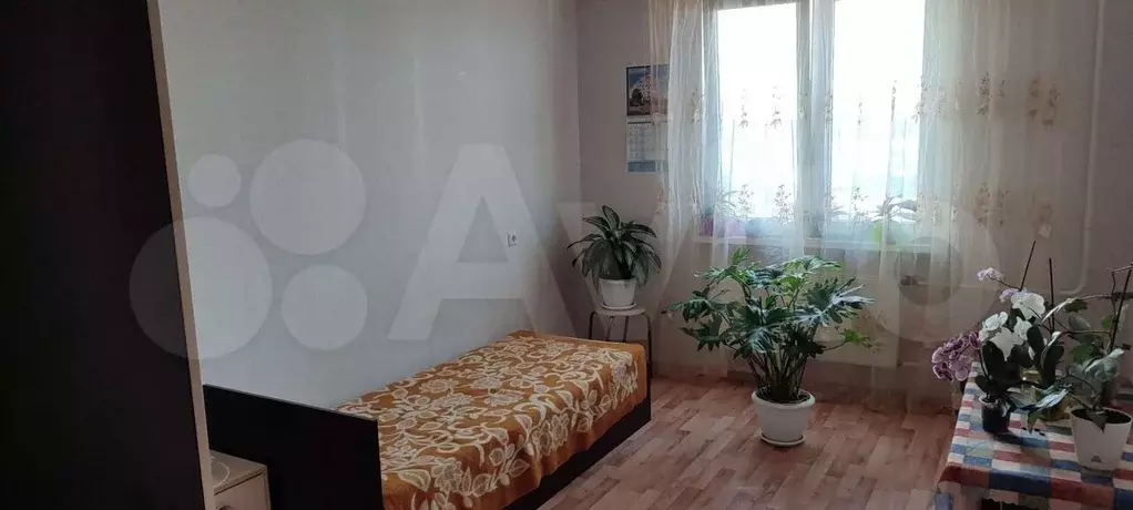 Комната 14 м в 4-к, 12/17 эт. - Фото 0