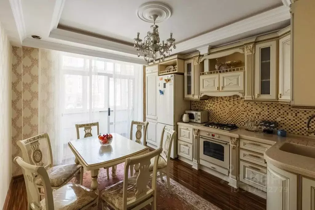 2-к кв. Дагестан, Каспийск ул. Ленина, 59А (72.0 м) - Фото 0