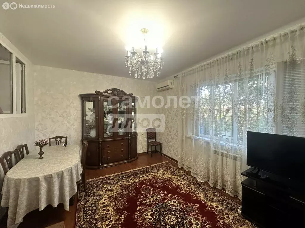 3-комнатная квартира: Каспийск, улица Алфёрова, 3А (70 м) - Фото 1