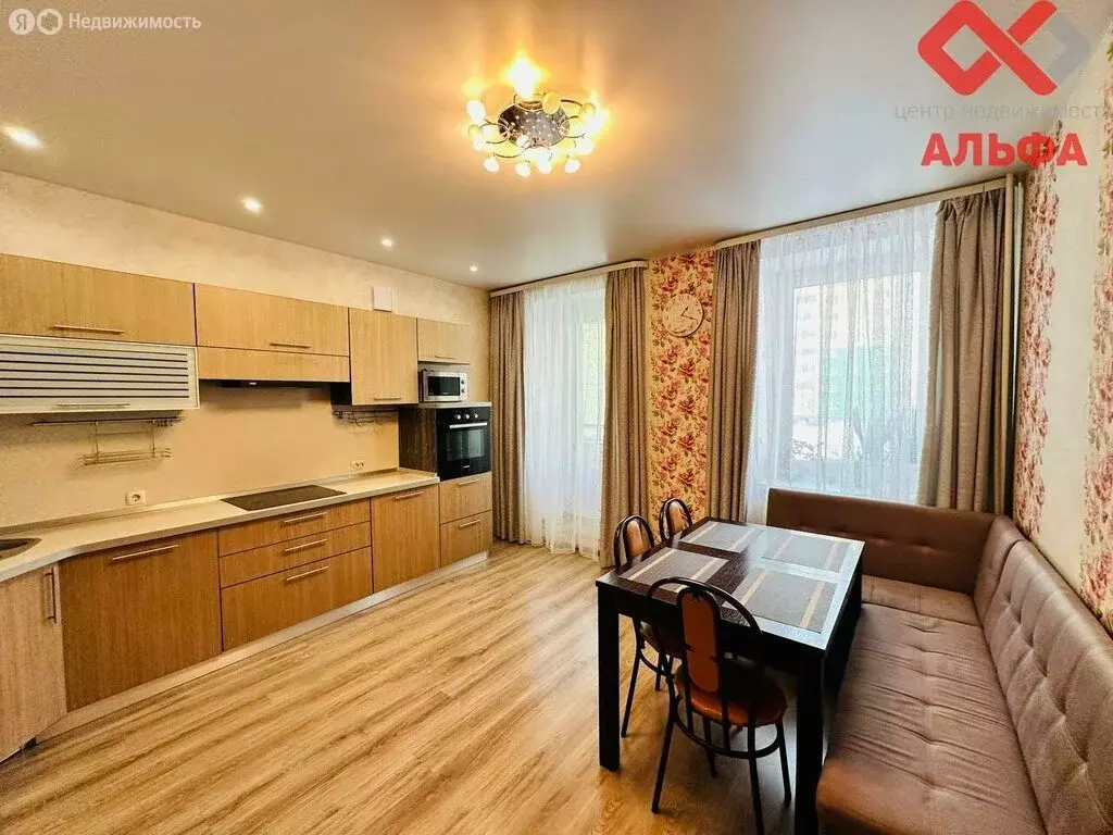 3-комнатная квартира: Киров, улица Героя Ивана Костина, 4 (58.4 м) - Фото 1