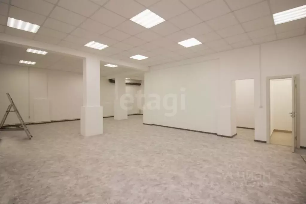 Торговая площадь в Калужская область, Калуга ул. Пухова, 56 (200 м) - Фото 1
