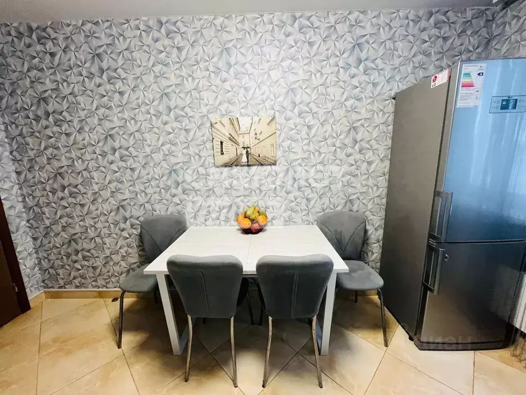 3-к кв. Свердловская область, Екатеринбург ул. Славянская, 49 (62.0 м) - Фото 1