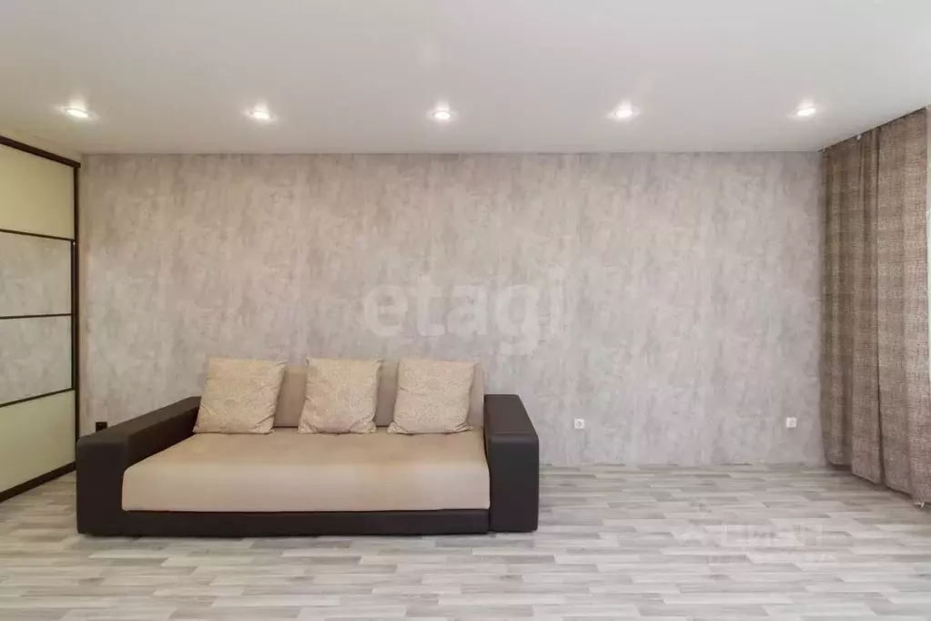 1-к кв. Тюменская область, Тюмень ул. Федюнинского, 56к2 (40.9 м) - Фото 1