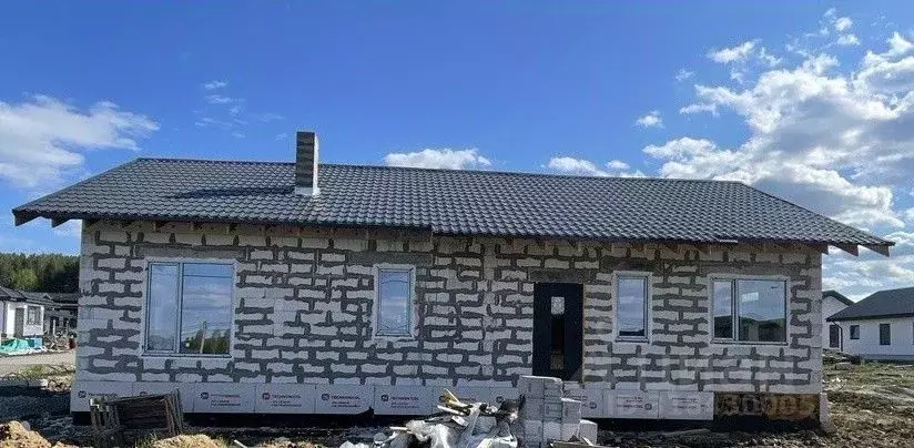 Дом в Свердловская область, Сысертский муниципальный округ, д. Малое ... - Фото 1