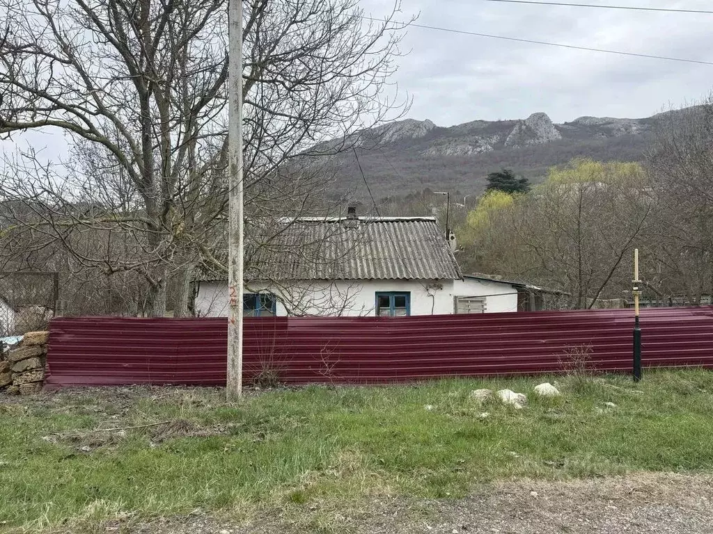 Дом в Севастополь с. Тыловое, ул. Баздыревой, 11 (50 м) - Фото 1