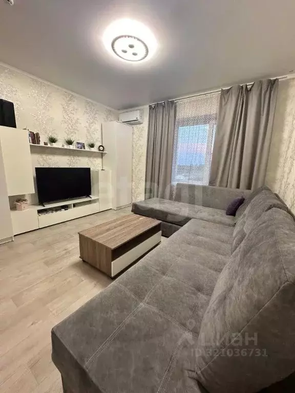 1-к кв. Белгородская область, Старый Оскол Заречье мкр, 17 (35.0 м) - Фото 0