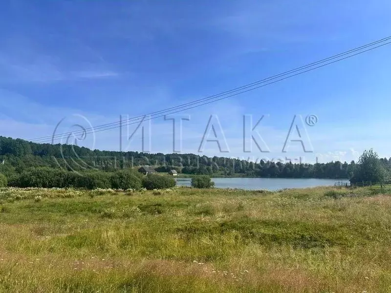 Участок в Ленинградская область, Подпорожское городское поселение, д. ... - Фото 1