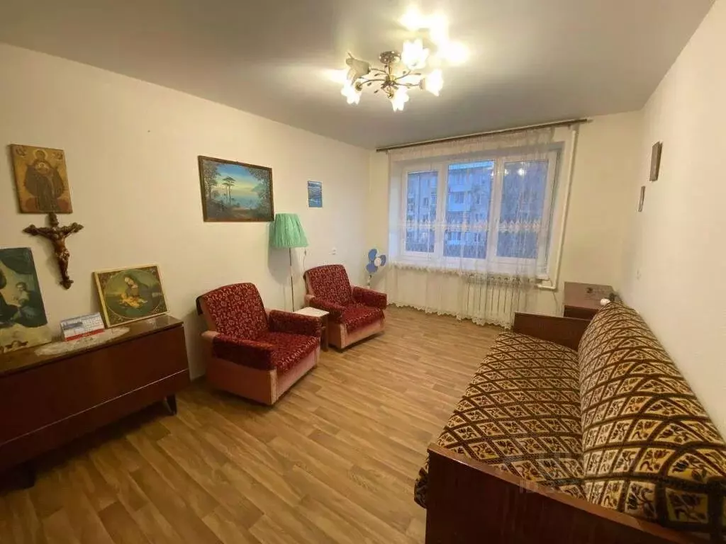 2-к кв. Крым, Симферопольский район, Молодежное пгт ул. Строителей, 9 ... - Фото 1