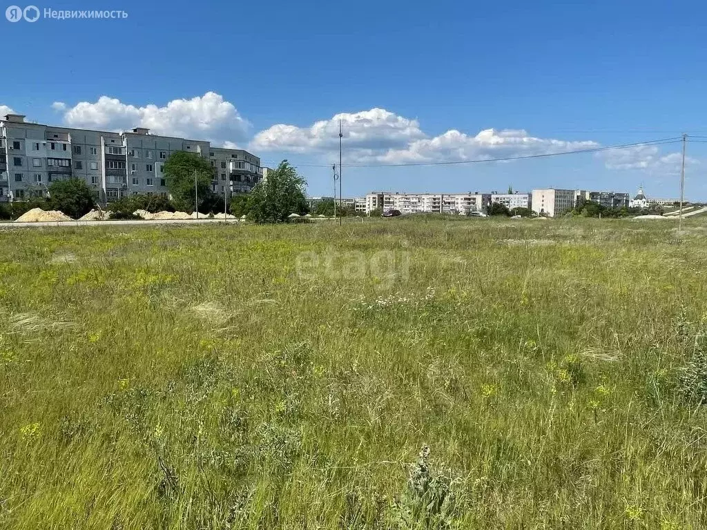 Участок в посёлок городского типа Новоозёрное, Сосновая улица (6 м) - Фото 0