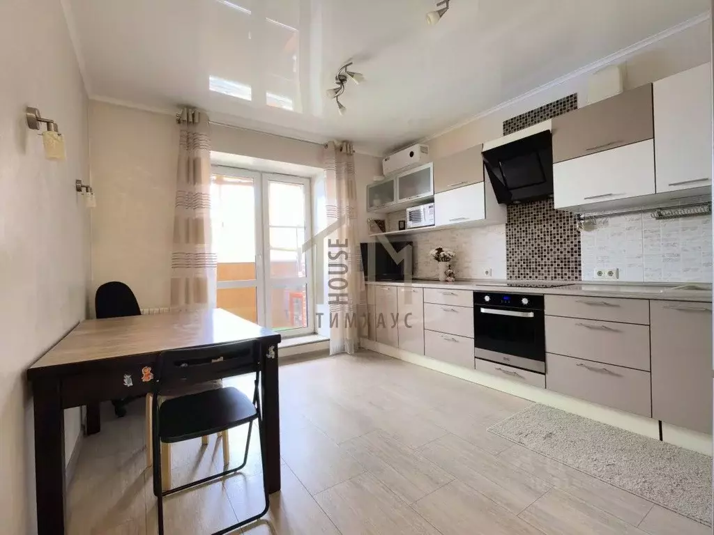 2-к кв. Омская область, Омск ул. Степанца, 3 (63.0 м) - Фото 0