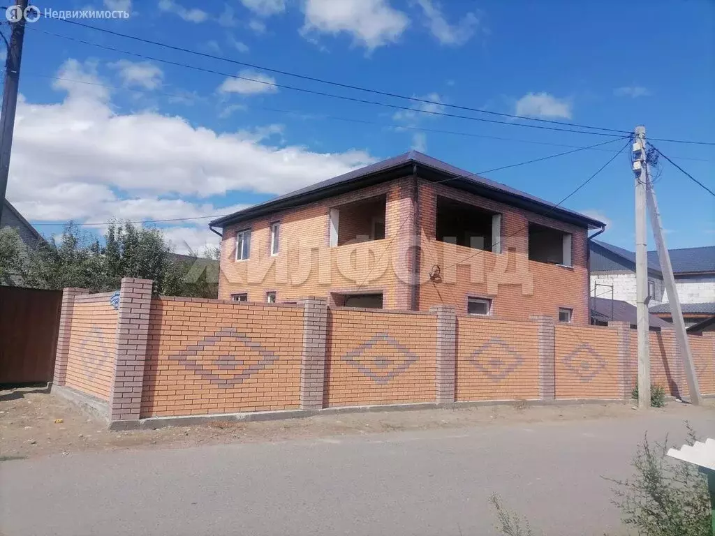 Дом в Кызыл, Малоенисейская улица (170.2 м) - Фото 1