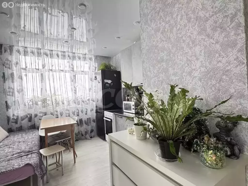 2-комнатная квартира: Тюмень, улица Первооткрывателей, 10 (43 м) - Фото 1