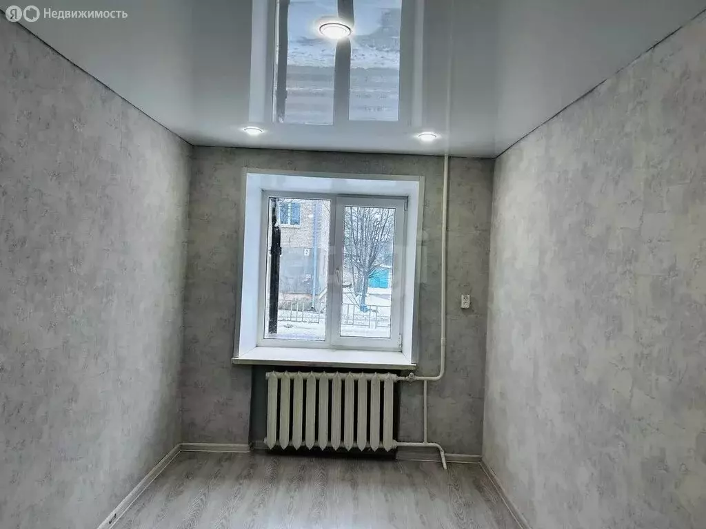 3-комнатная квартира: Гусь-Хрустальный, улица Микрорайон, 28 (56.3 м) - Фото 0