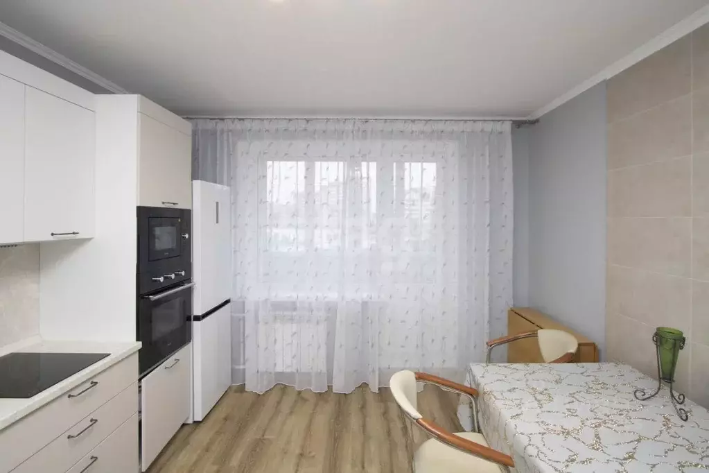 3-к кв. Тюменская область, Тюмень ул. Шиллера, 34 (98.0 м) - Фото 1