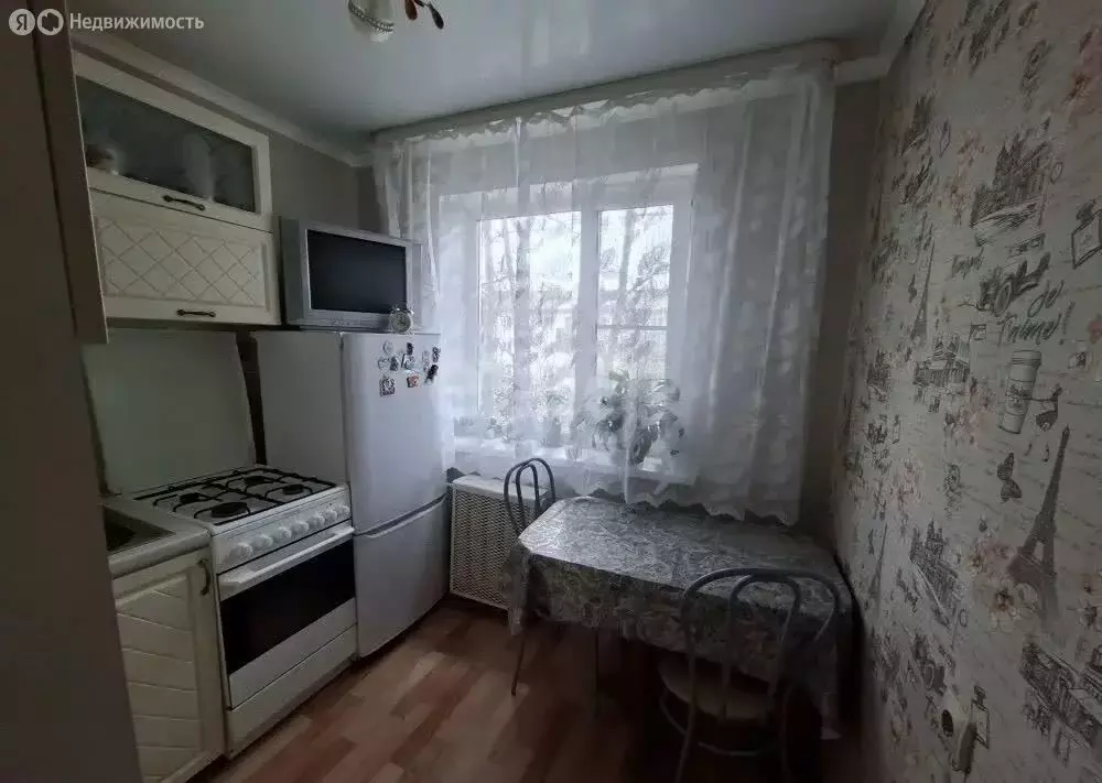 2-комнатная квартира: Сыктывкар, Октябрьский проспект, 62 (43.9 м) - Фото 1