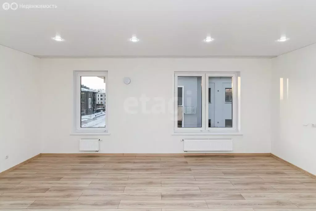 2-комнатная квартира: Тюмень, улица Игоря Комиссарова, 12 (62.81 м) - Фото 2