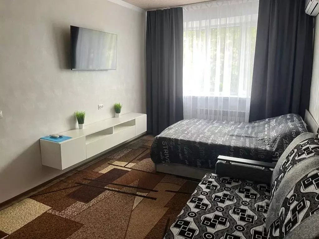 1-к кв. Ростовская область, Шахты Аллейный бул., 11 (32.0 м) - Фото 0
