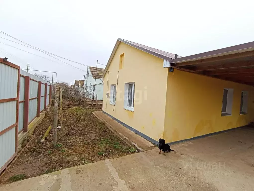 Дом в Крым, Сакский район, с. Лесновка ул. Колхозная (120 м) - Фото 1