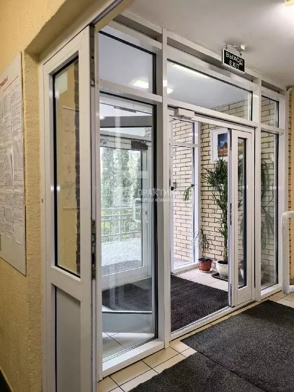 Продается 3-комнатная квартира - Фото 2