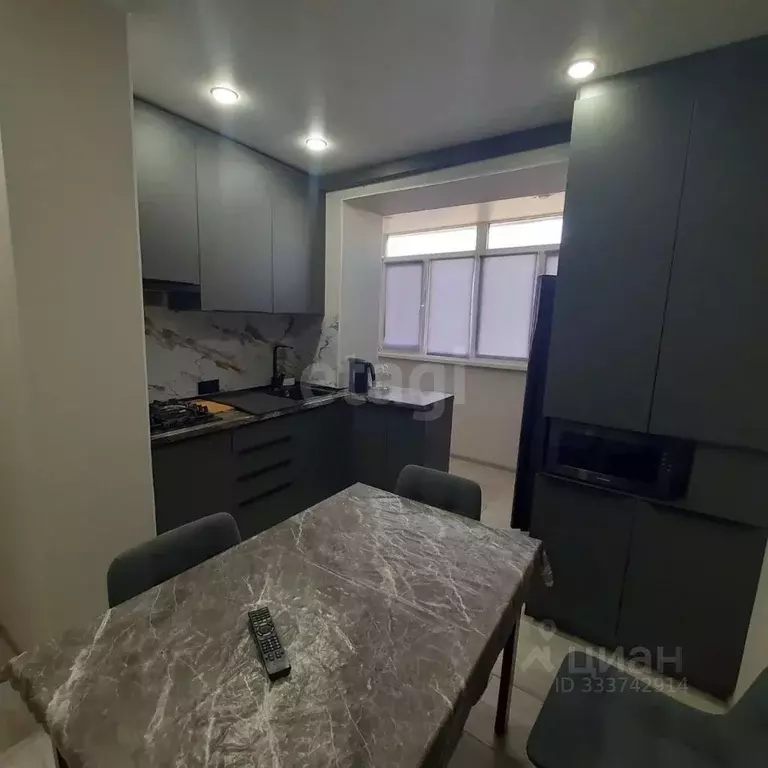 2-к кв. Крым, Красноперекопск 10-й мкр, 19 (48.0 м) - Фото 1