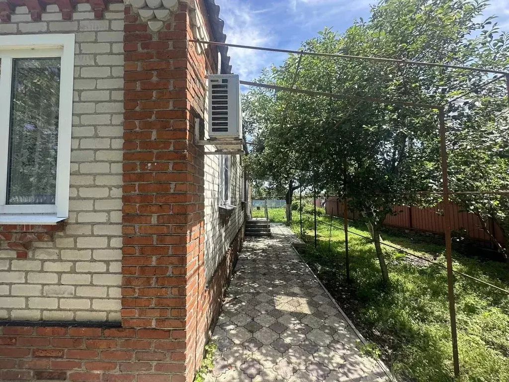 Дом в Краснодарский край, Динской район, Новотитаровская ст-ца ... - Фото 2