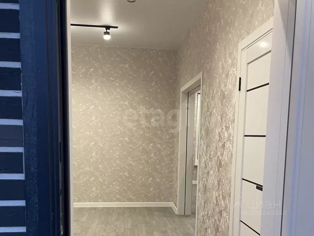 Дом в Крым, Симферопольский район, Добровское с/пос, с. Заречное ул. ... - Фото 2