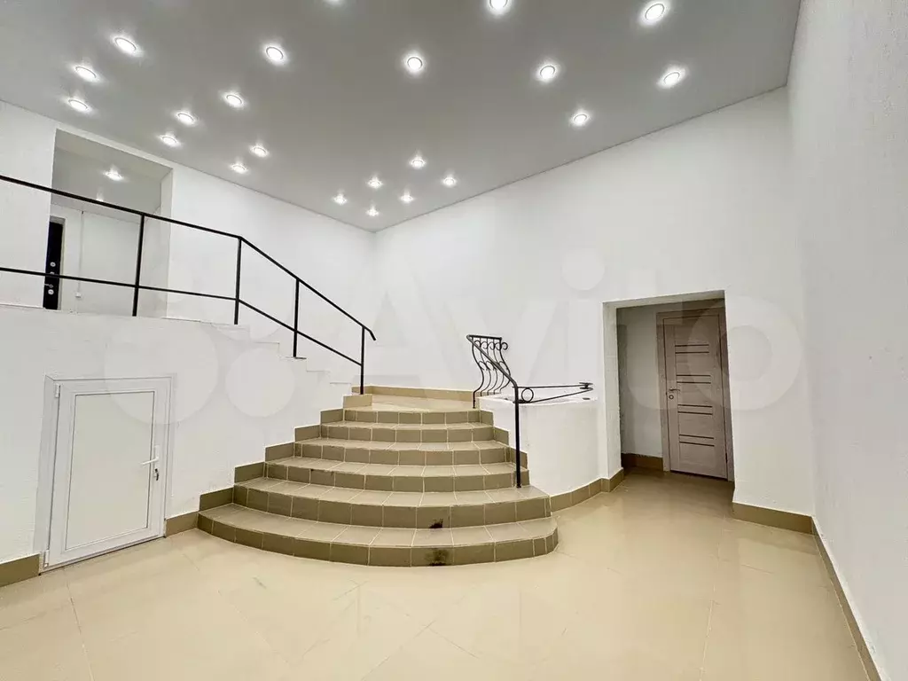 Продаю помещение, 61 м2, новый ремонт, первая линия - Фото 0