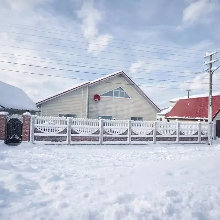 Дом в Башкортостан, Миякинский сельсовет, с. Киргиз-Мияки ул. Школьная ... - Фото 1