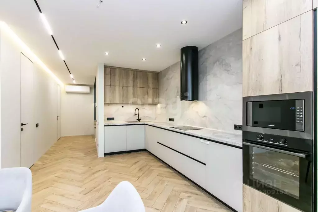 3-к кв. Тюменская область, Тюмень ул. Мельникайте, 30к1 (132.0 м) - Фото 1
