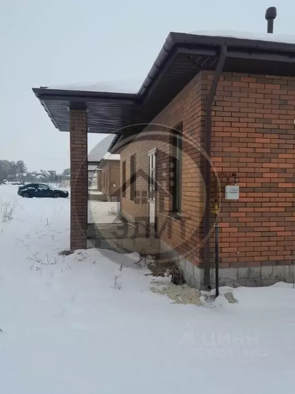 Дом в Белгородская область, Старооскольский городской округ, с. ... - Фото 1