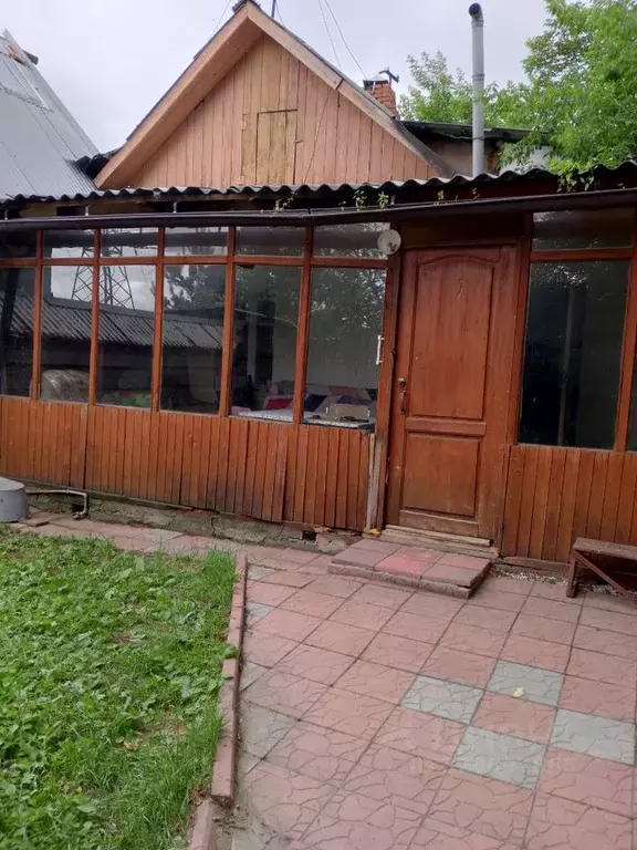 Дом в Новосибирская область, Новосибирск Комбинатская ул., 15 (50 м) - Фото 0