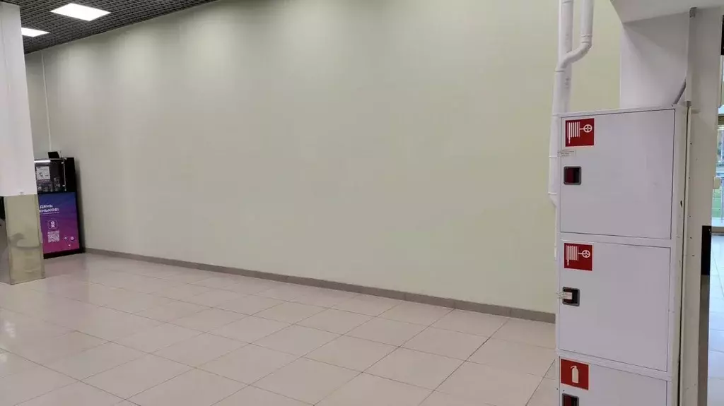 Торговая площадь в Санкт-Петербург просп. Художников, 13к1 (8 м) - Фото 2