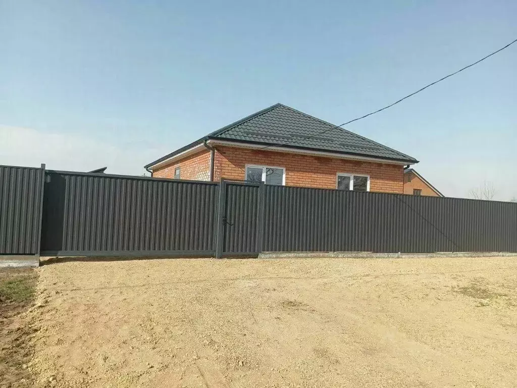 Дом в Краснодарский край, Усть-Лабинск 302-й квартал мкр,  (90 м) - Фото 0