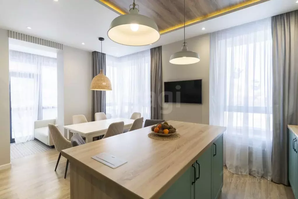 3-к кв. Тюменская область, Тюмень ул. Федюнинского, 30к7 (86.2 м) - Фото 1