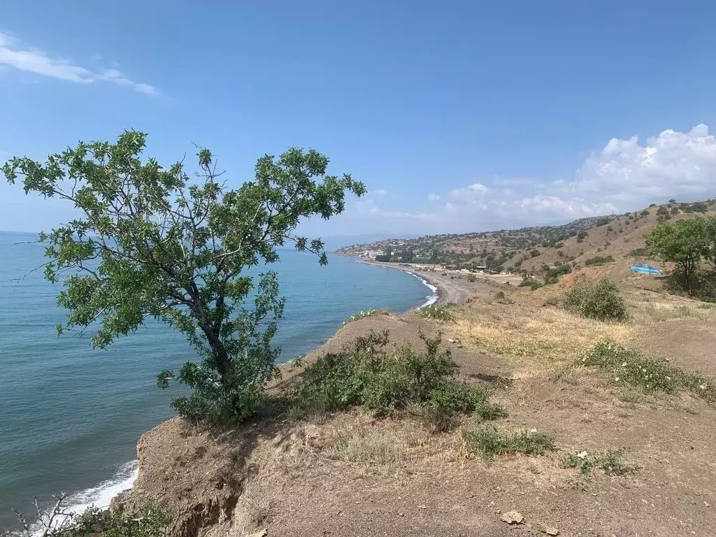 Участок в Крым, Алушта муниципальный округ, с. Приветное ул. Фросинлер ... - Фото 1