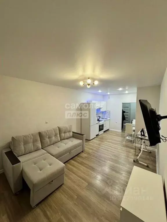 Студия Тюменская область, Тюмень ул. Раушана Абдуллина, 6 (28.8 м) - Фото 1